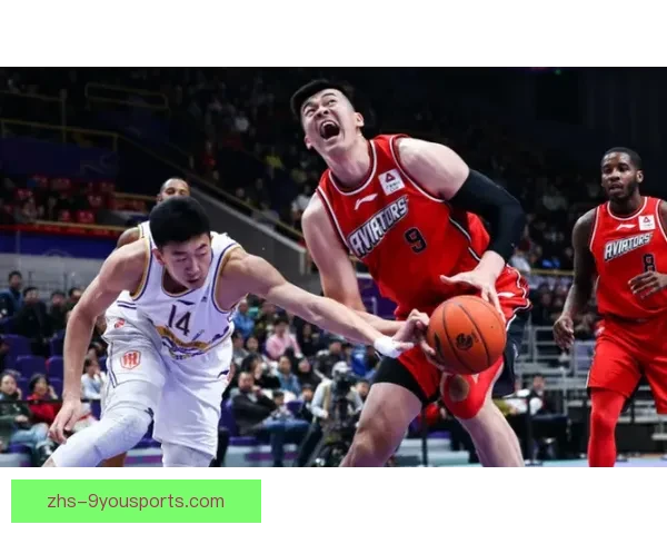 库驰2-1霍亨恩姆斯赛后分析：战术调整与关键时刻的决胜因素